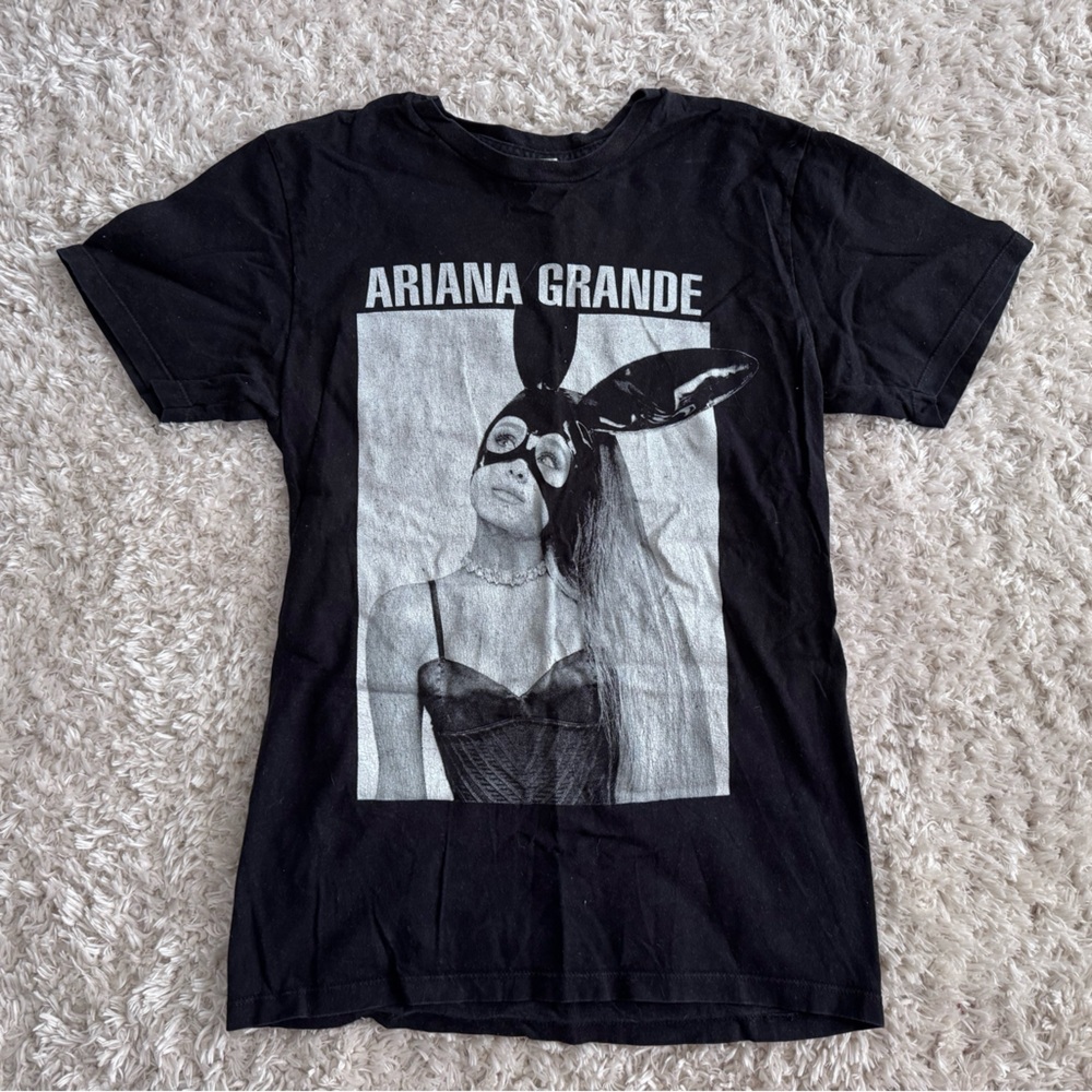 Ariana Grande Tshirt